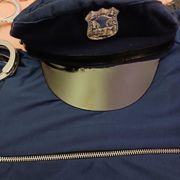 FEMALE..HOLLOWEEN POLICE 5-PIECE JUMPSUIT..COSTUME WITH/ ACCESSORIES ..SZ.MED.. - Picture 7 of 9